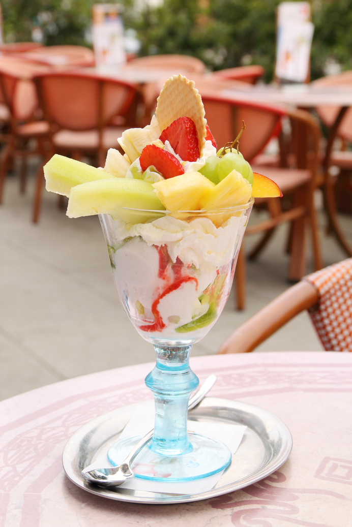 Fruit sundae